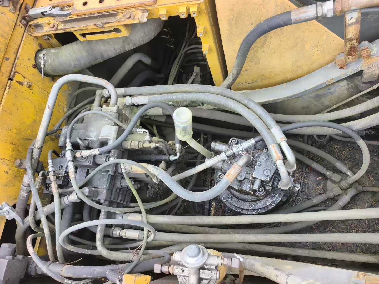 Buy Volvo EC200 Used Excavator / 4