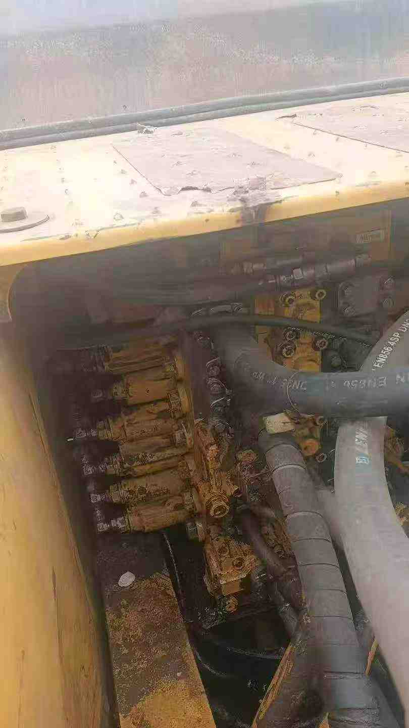 Buy Komatsu PC220 Used Excavator / 2