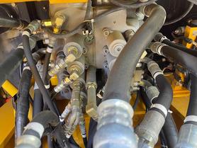 Buy Kato 820-3SP Used Excavator / 5 Buy Kato 820-3SP Used Excavator / 5