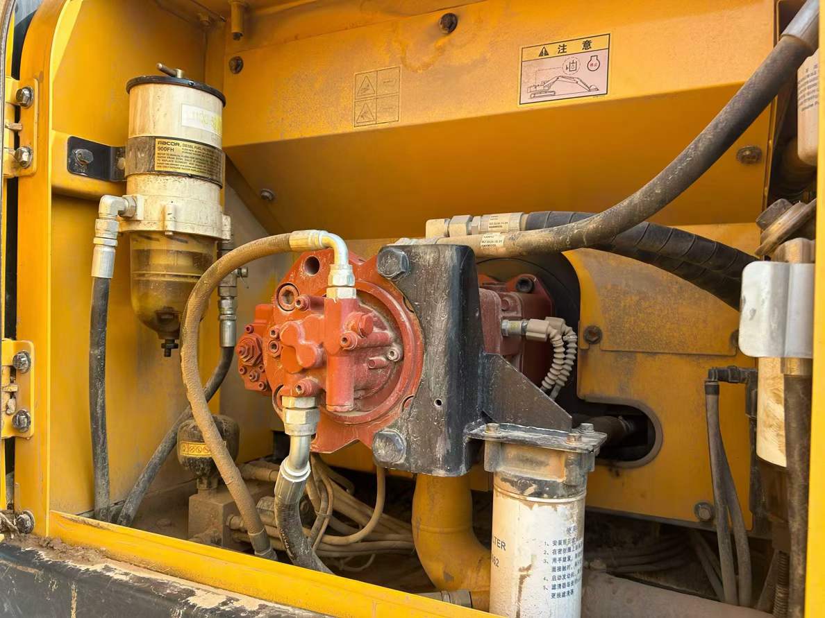 Buy Hyundai R215VS Used Excavator / 3