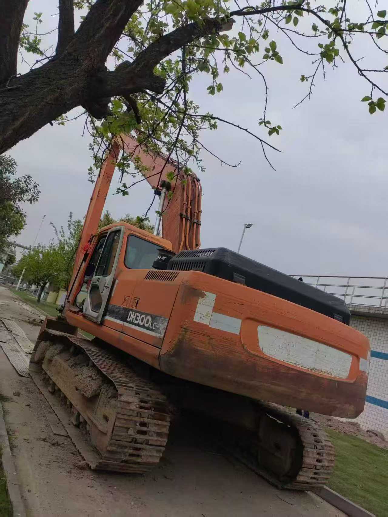Buy Doosan DH300-7 Used Excavator / 2
