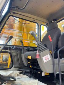 Buy Kato 820-3SP Used Excavator / 3 Buy Kato 820-3SP Used Excavator / 3