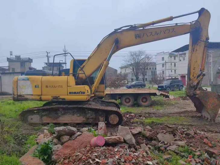 Buy Komatsu PC200-8N1 Used Excavator / 1