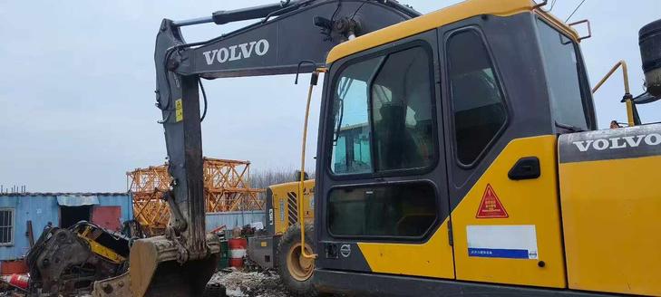 Buy Volvo EC210B Used Excavator / 1