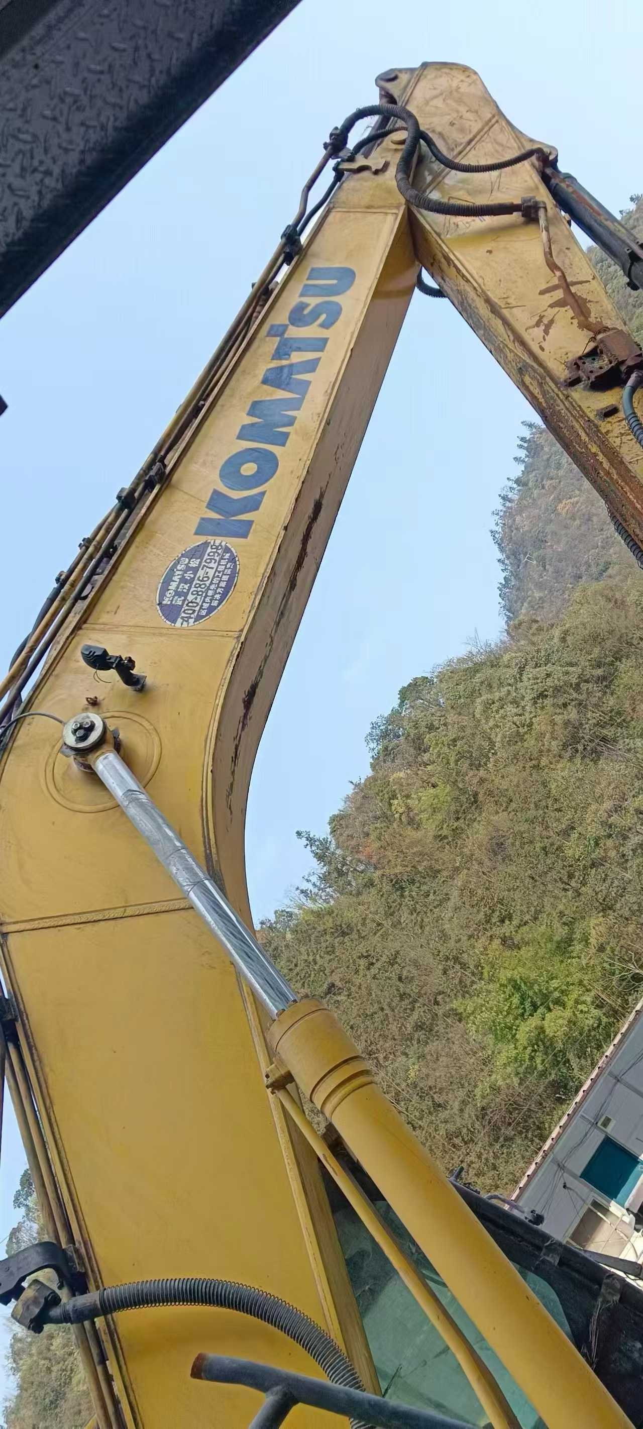 Buy Komatsu PC200-8 Used Excavator / 2