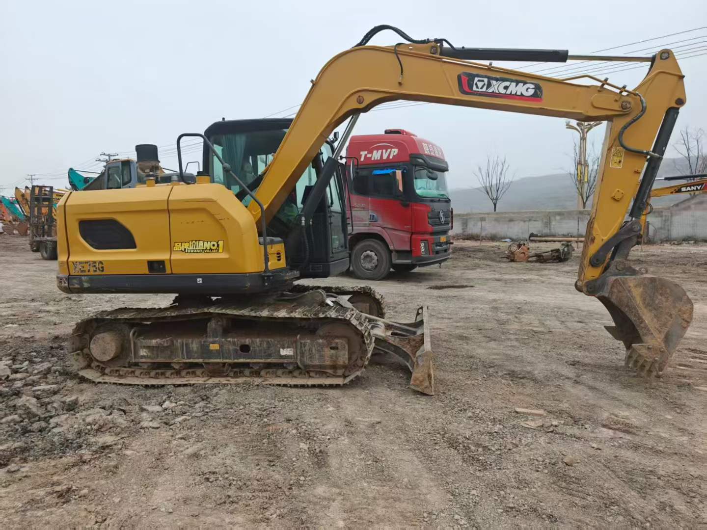 Buy XCMG XE75C Used Excavator / 2