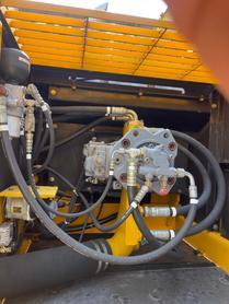 Buy Kato 820-3SP Used Excavator / 4 Buy Kato 820-3SP Used Excavator / 4