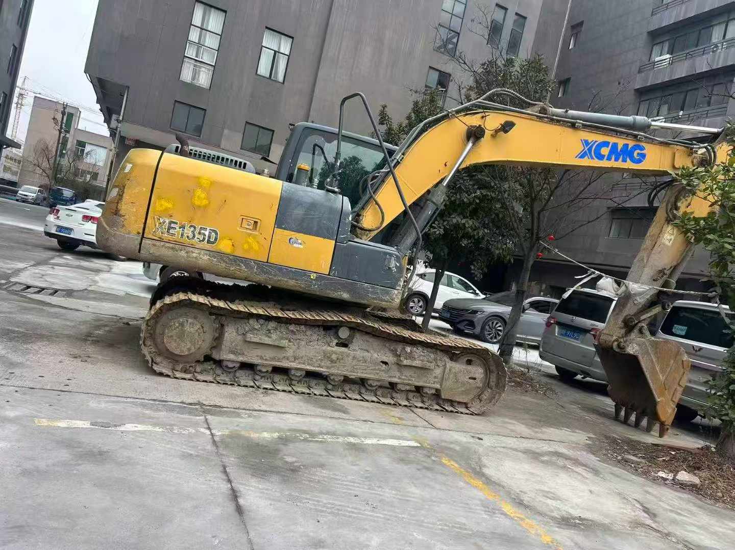 Buy XCMG XE135B Used Excavator / 2