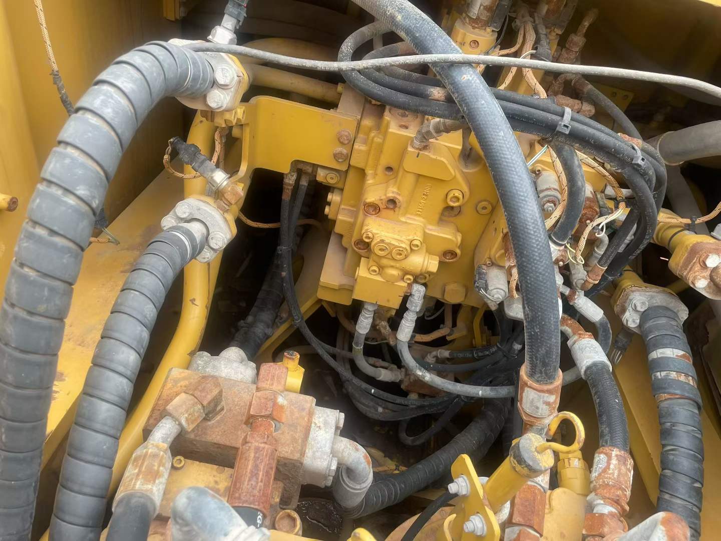 Buy Caterpillar 349E Used Excavator / 7