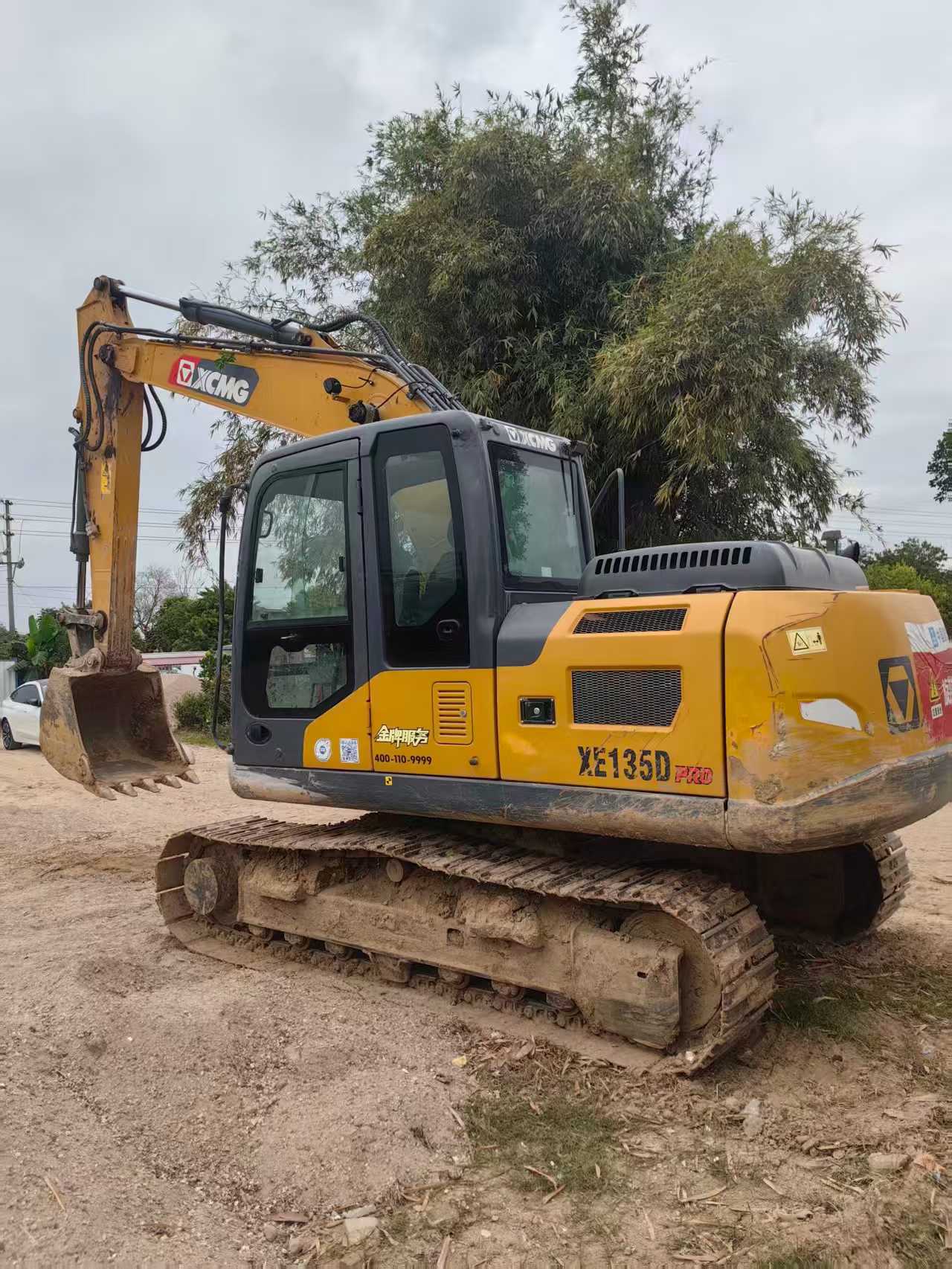 Buy XCMG XE135B Used Excavator / 4