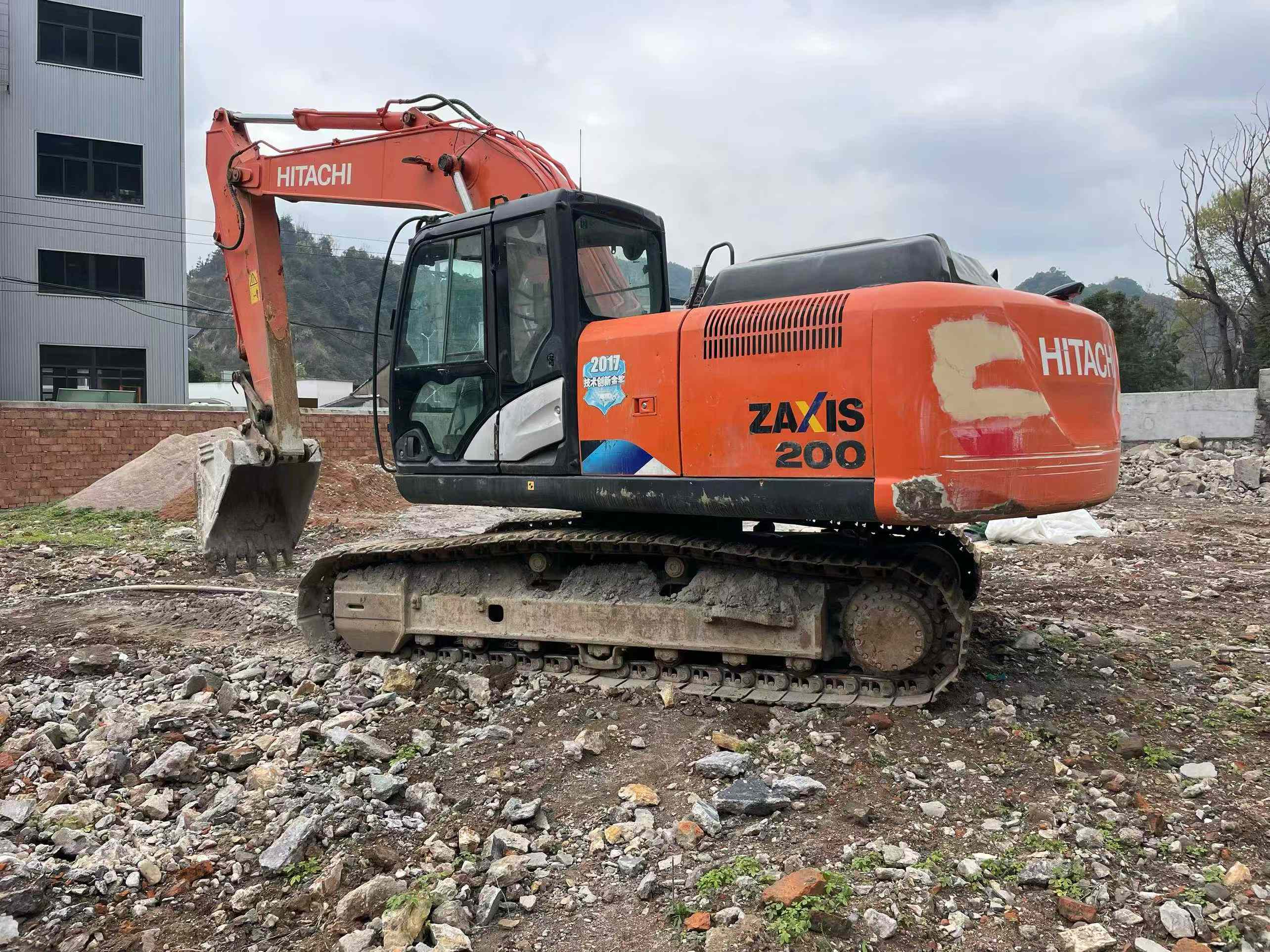 Buy Hitachi EX200 Used Excavator / 2