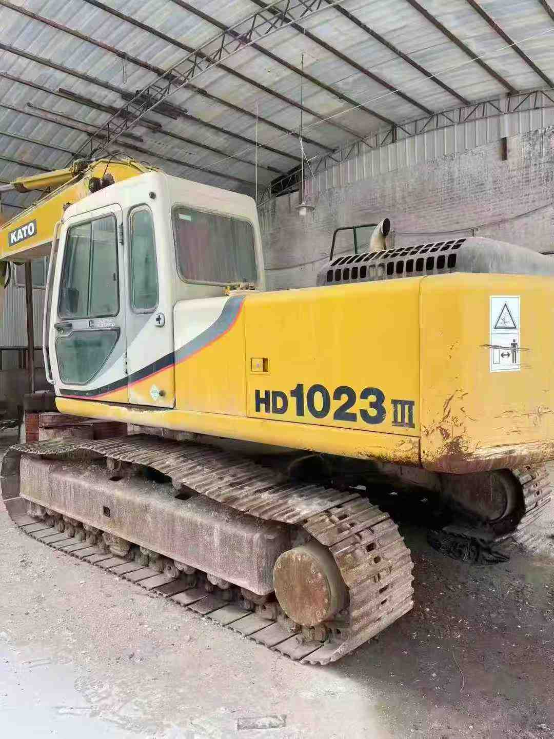 Buy Kato HD1023 Used Excavator / 2
