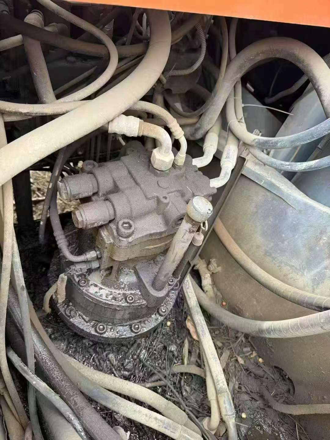 Buy Hitachi ZX200-3G Used Excavator / 4