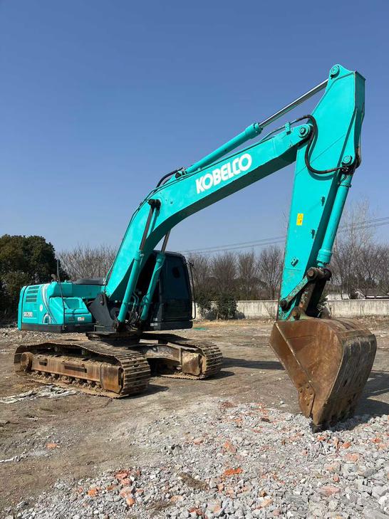 Buy Kobelco SK200 Used Excavator / 1