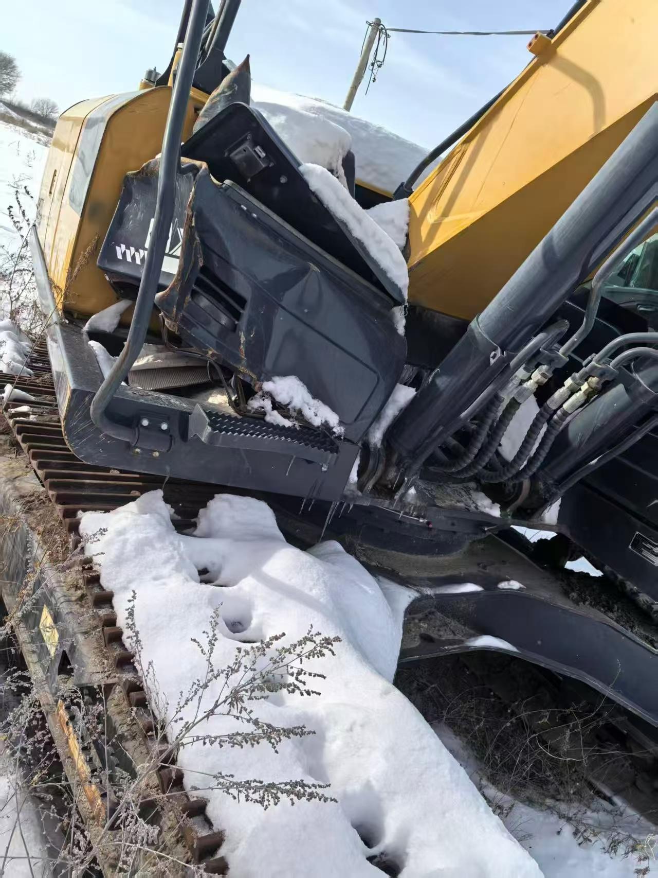 Buy XCMG XE200 Used Excavator / 8