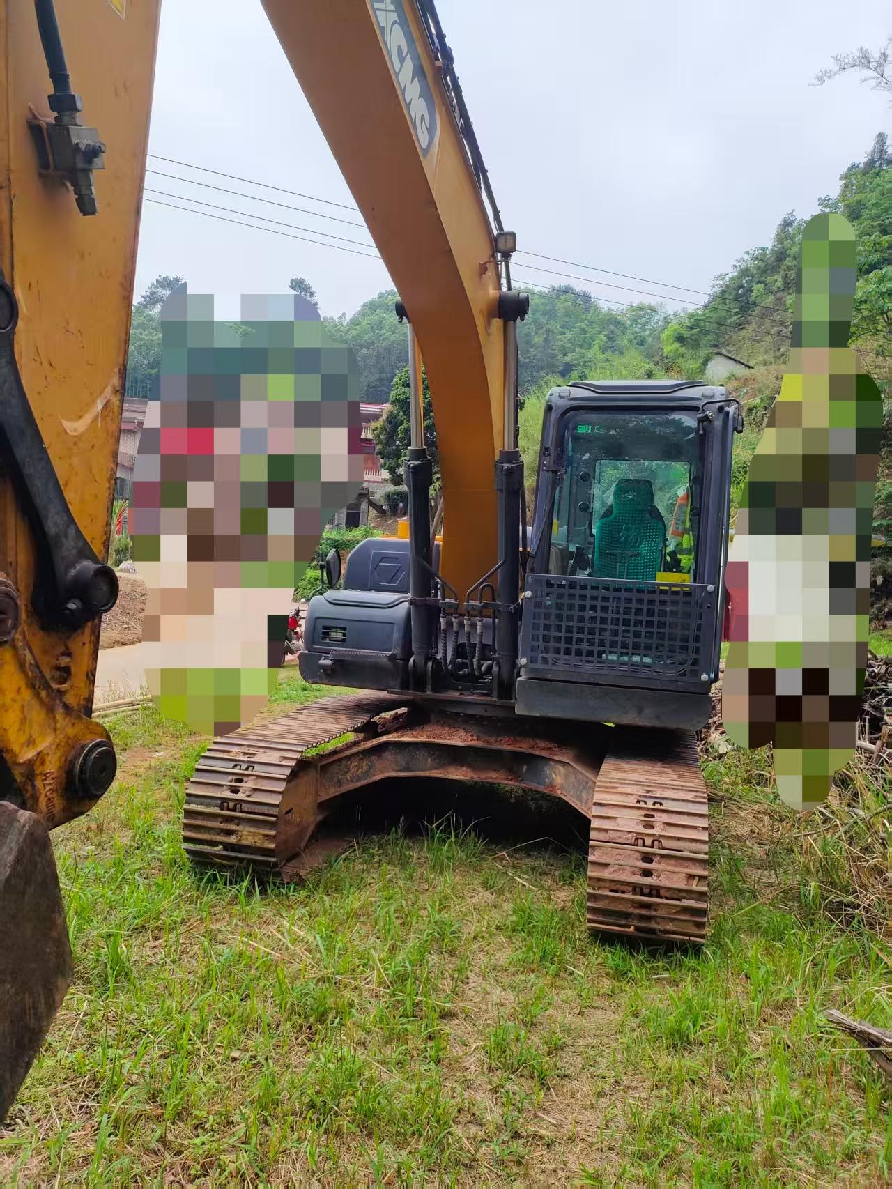 Buy XCMG XE135D Used Excavator / 4