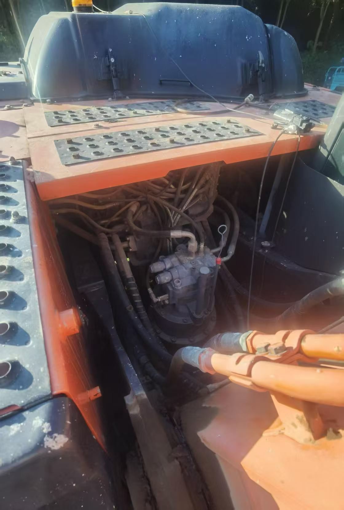 Buy Hitachi ZH200-5A Used Excavator / 6