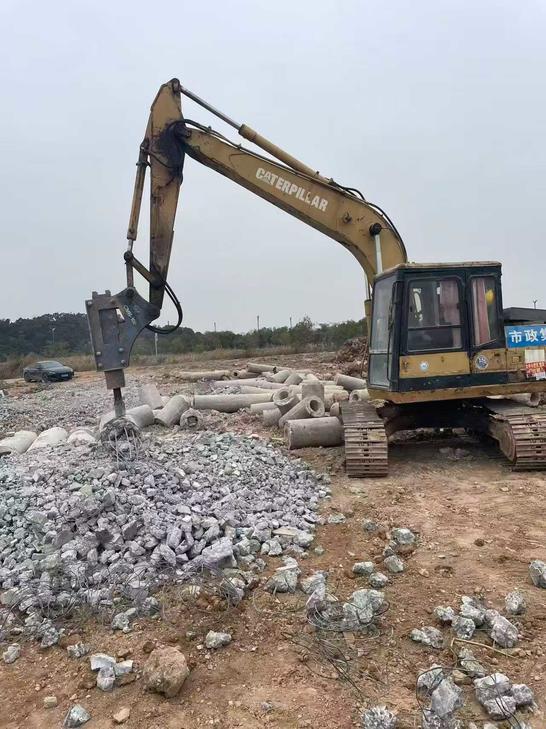 Buy Caterpillar E120B Used Excavator / 1