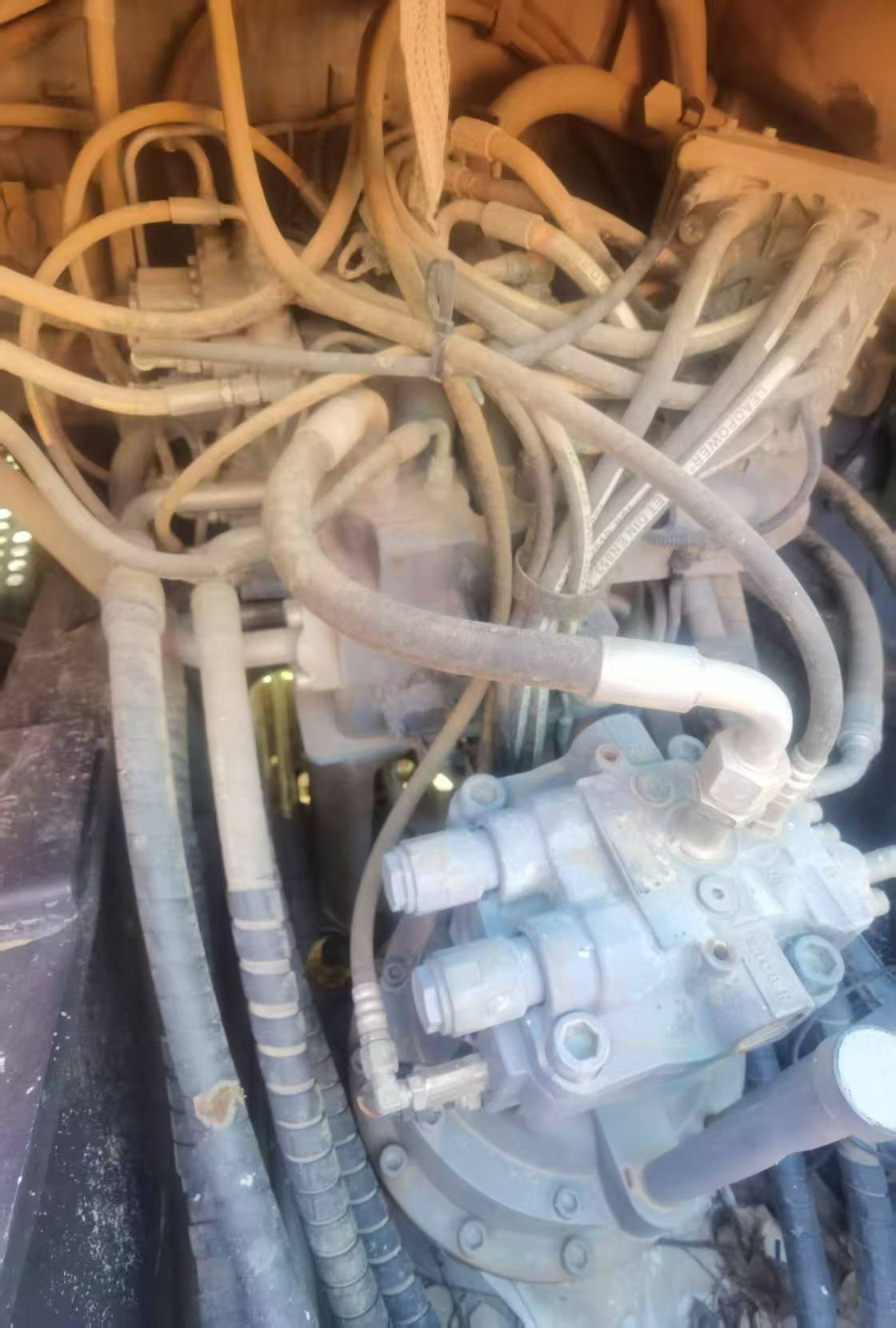 Buy Hitachi ZH200-5A Used Excavator / 7