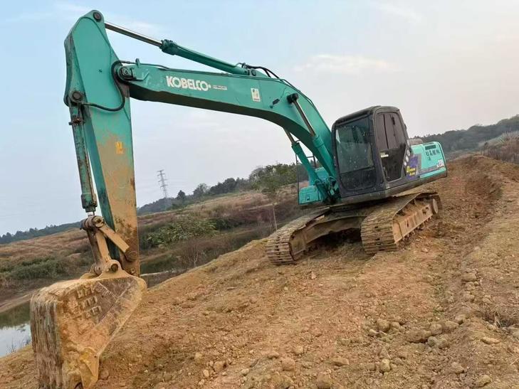 Buy Kobelco SK200-10 Used Excavator / 1
