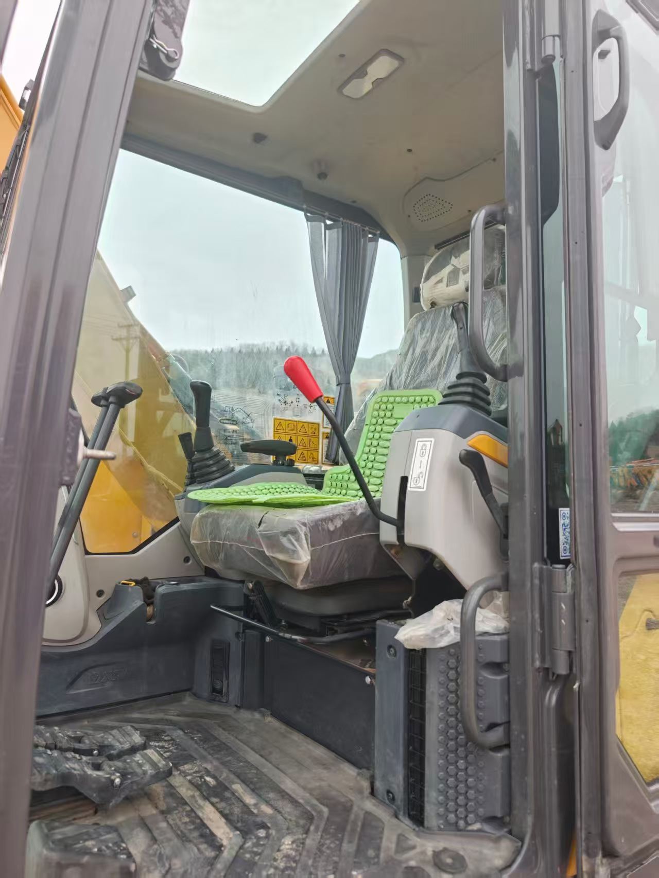 Buy XCMG XE75C Used Excavator / 8