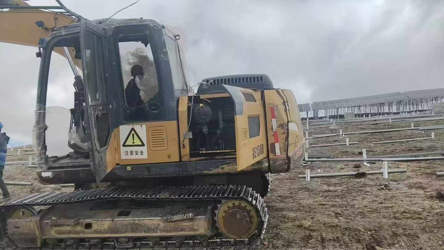 Buy XCMG XE135B Used Excavator / 2