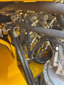 Buy Kato 820-3SP Used Excavator / 8 Buy Kato 820-3SP Used Excavator / 8