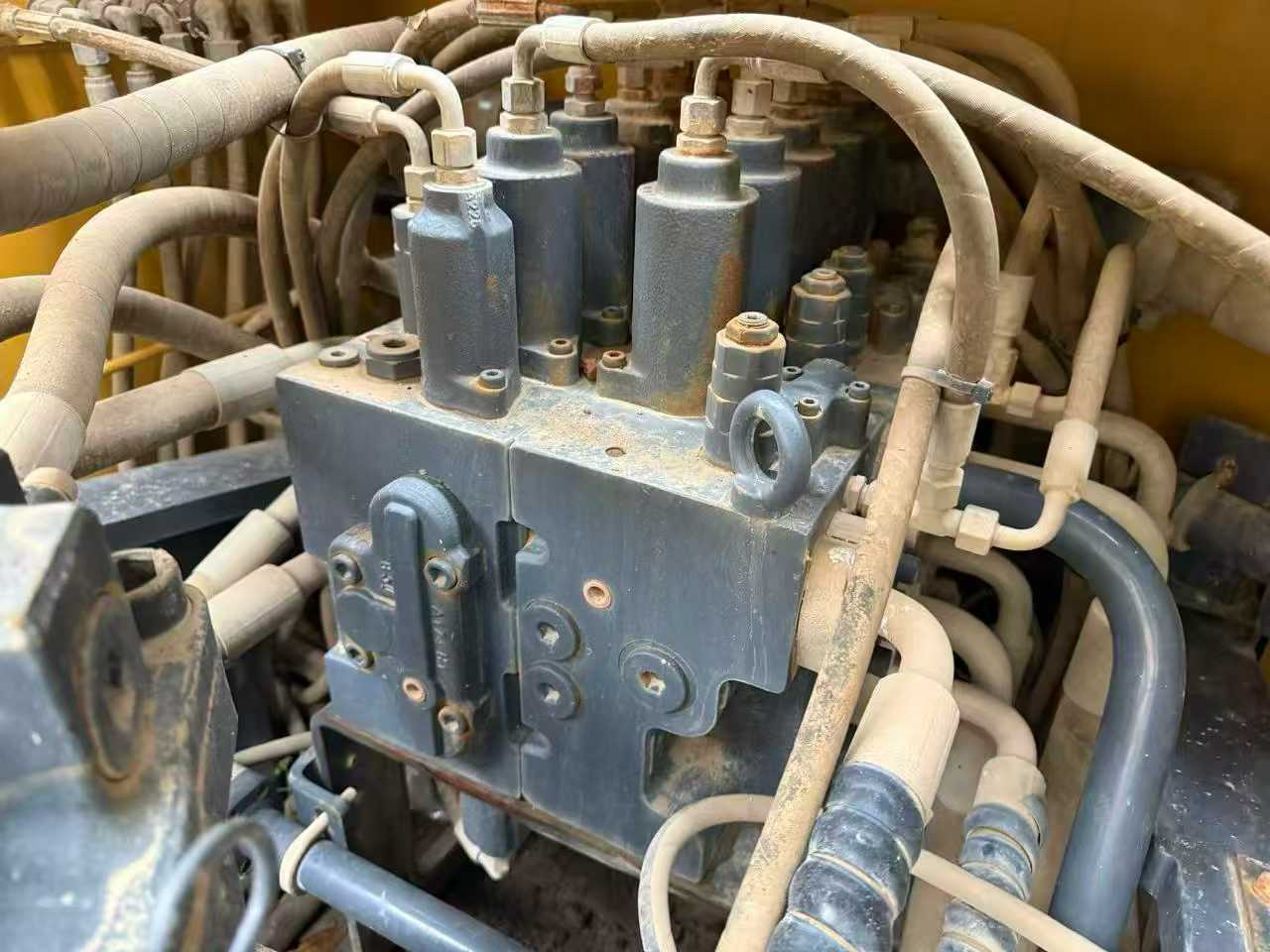 Buy XCMG XE205DA Used Excavator / 4