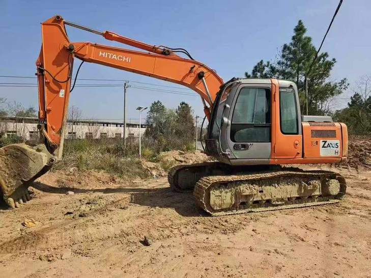 Buy Hitachi EX130H-5 Used Excavator / 1