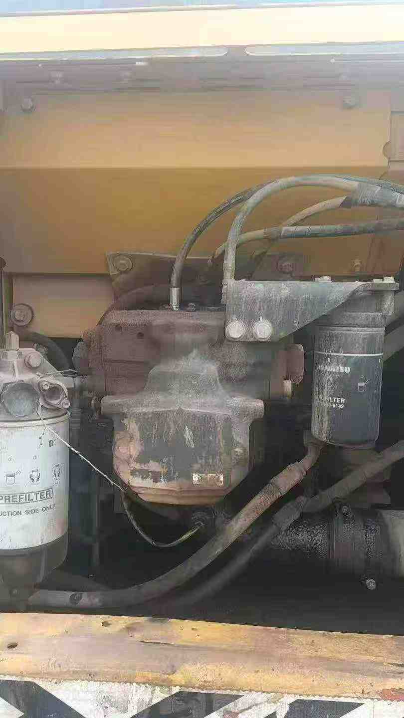 Buy Komatsu PC220 Used Excavator / 4