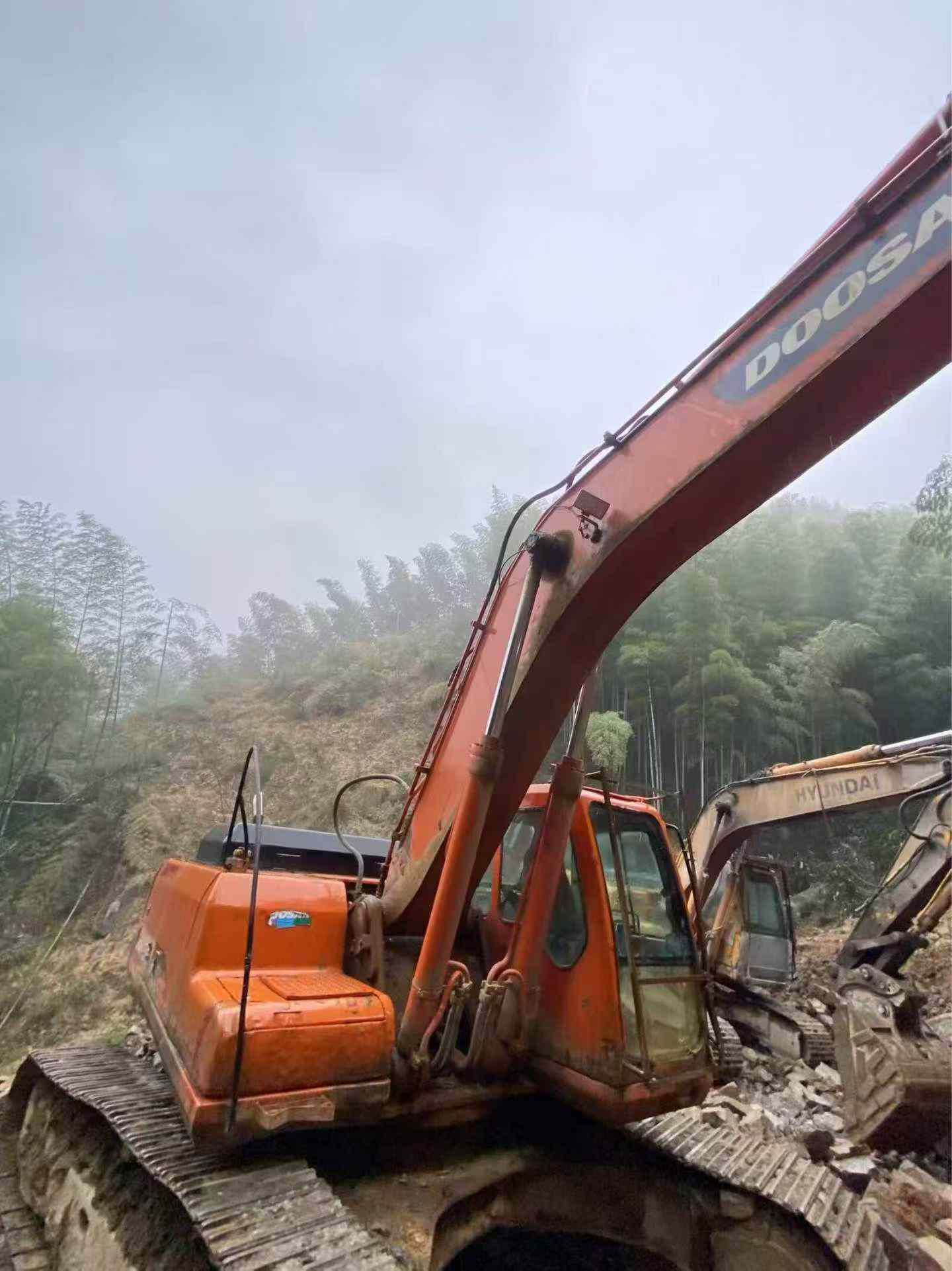 Buy Doosan DH300-7 Used Excavator / 7