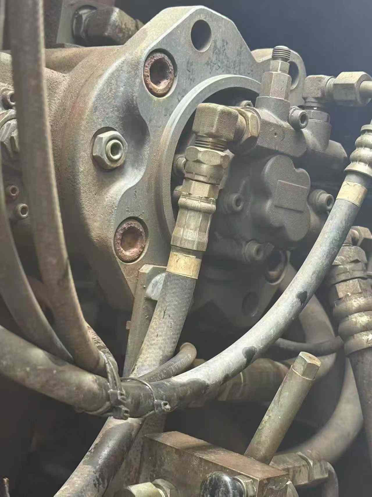 Buy Kato HD820V Used Excavator / 2