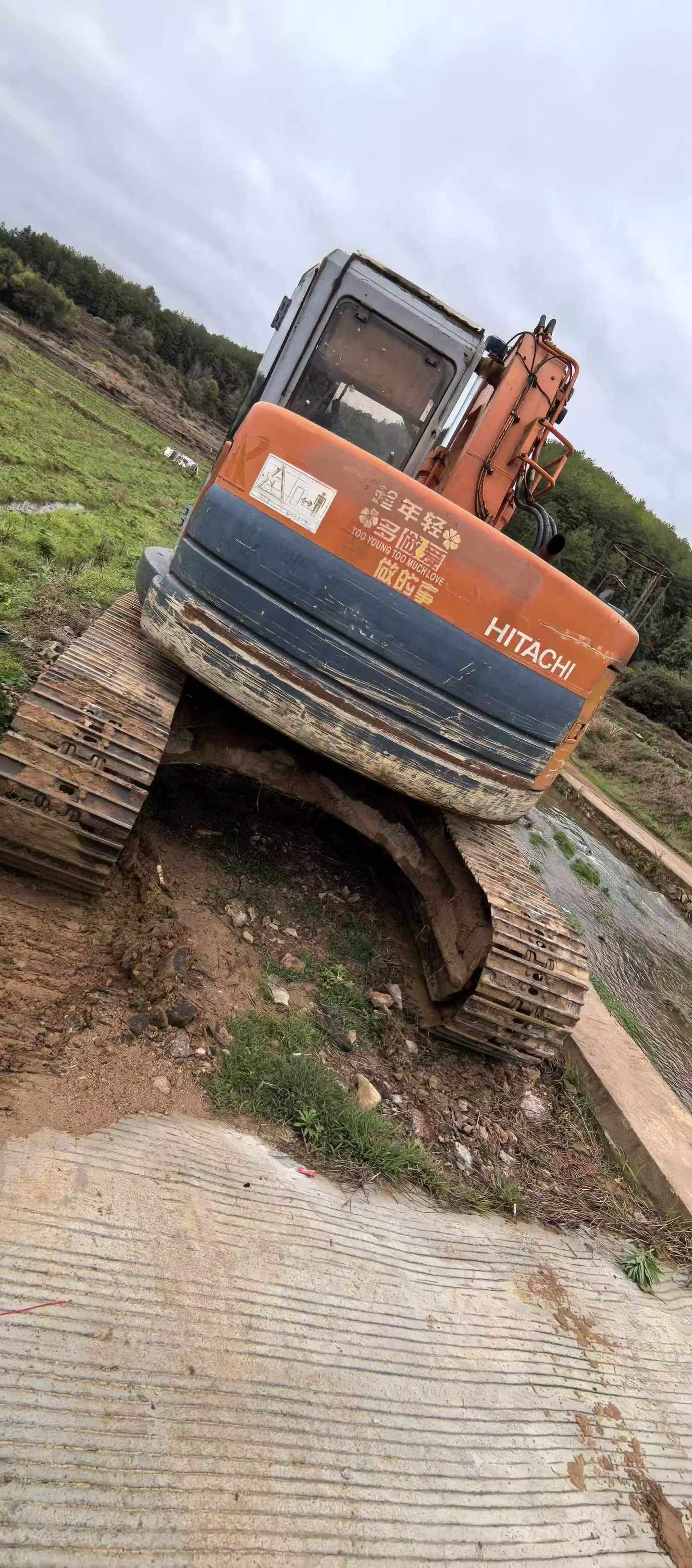 Buy Hitachi EX135US-5 Used Excavator / 3