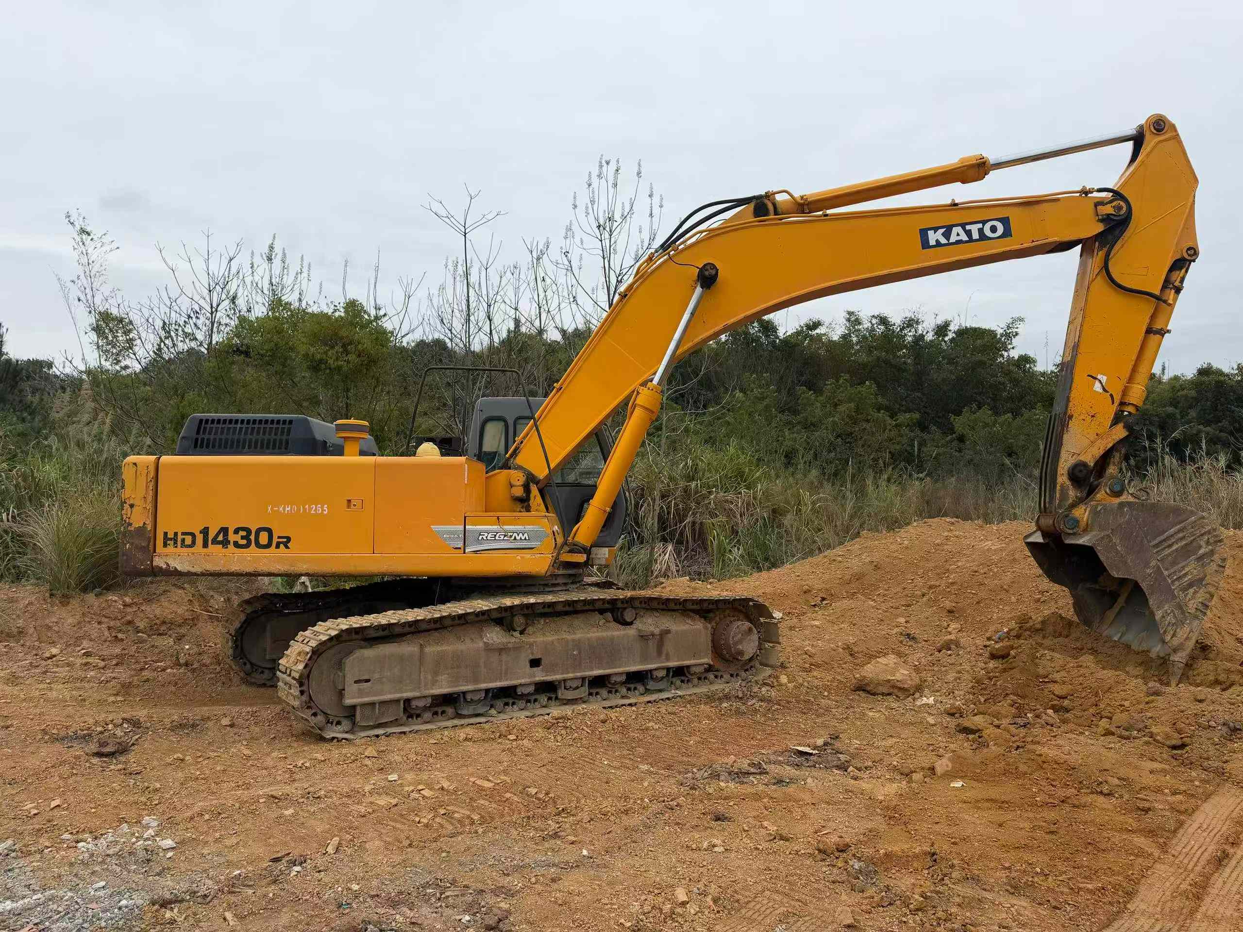 Buy Kato HD1430R Used Excavator / 2