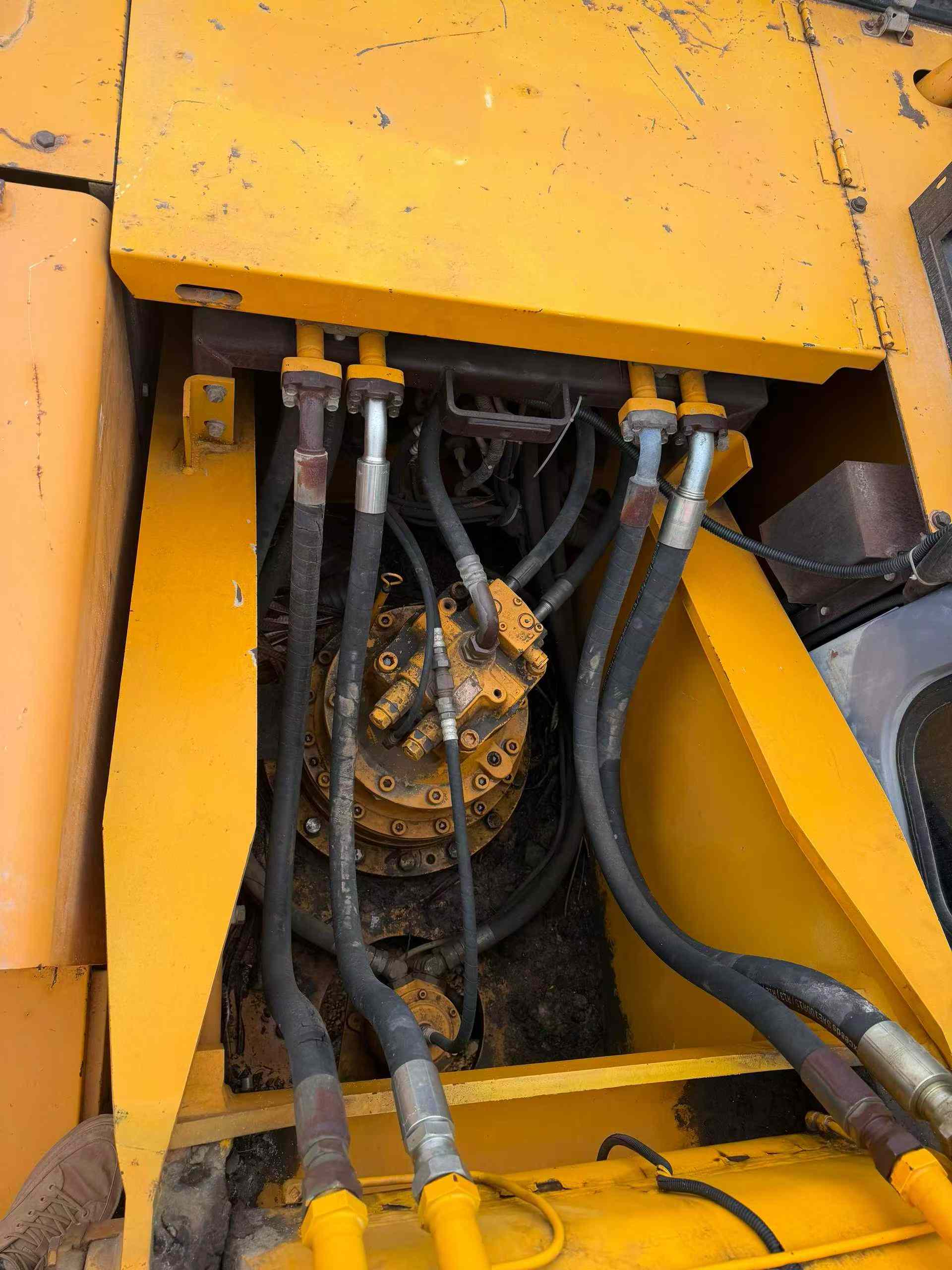 Buy Kato HD1430R Used Excavator / 4