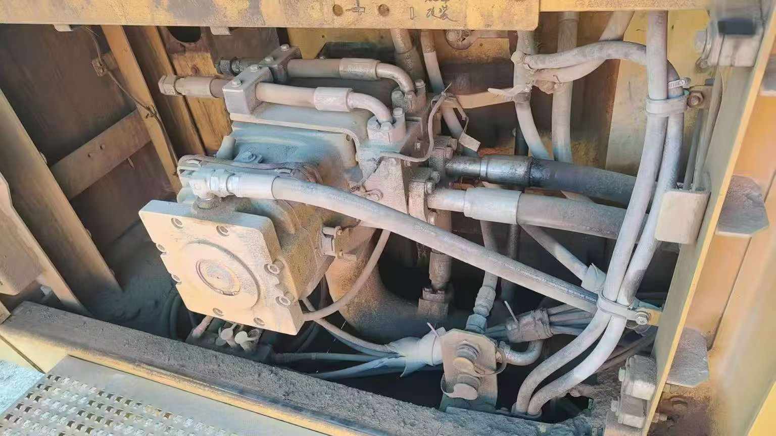 Buy Caterpillar 390DL Used Excavator / 3