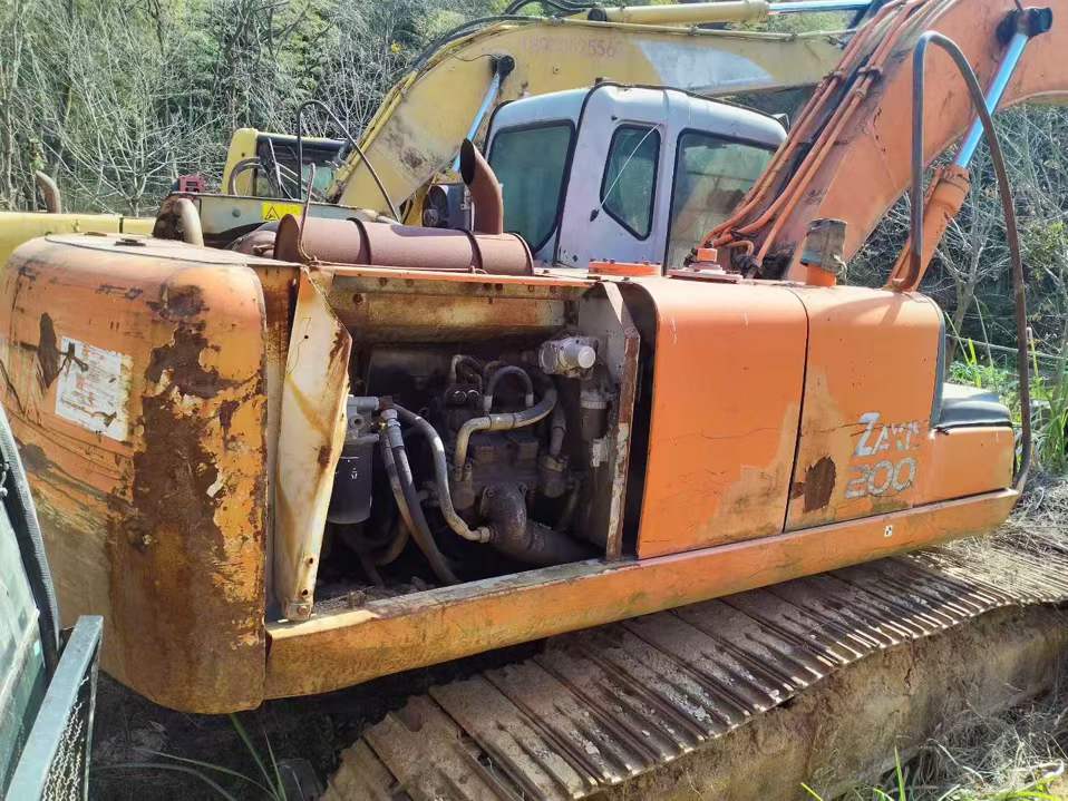 Buy Hitachi ZX200-6 Used Excavator / 2