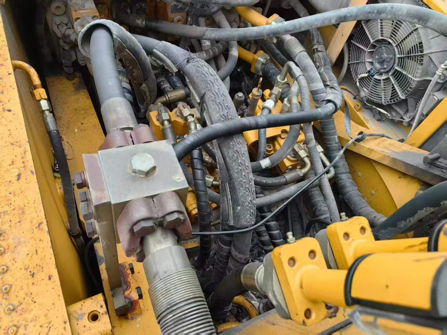 Buy Caterpillar 349E Used Excavator / 5