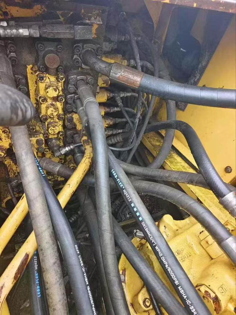 Buy Komatsu PC200 Used Excavator / 3