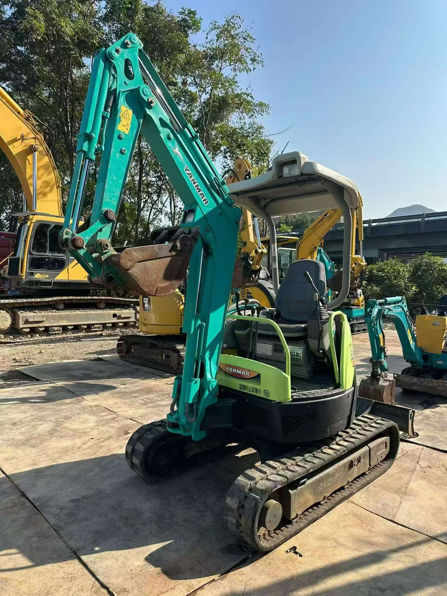 Buy Yanmar Vio20-3 Used Excavator / 4