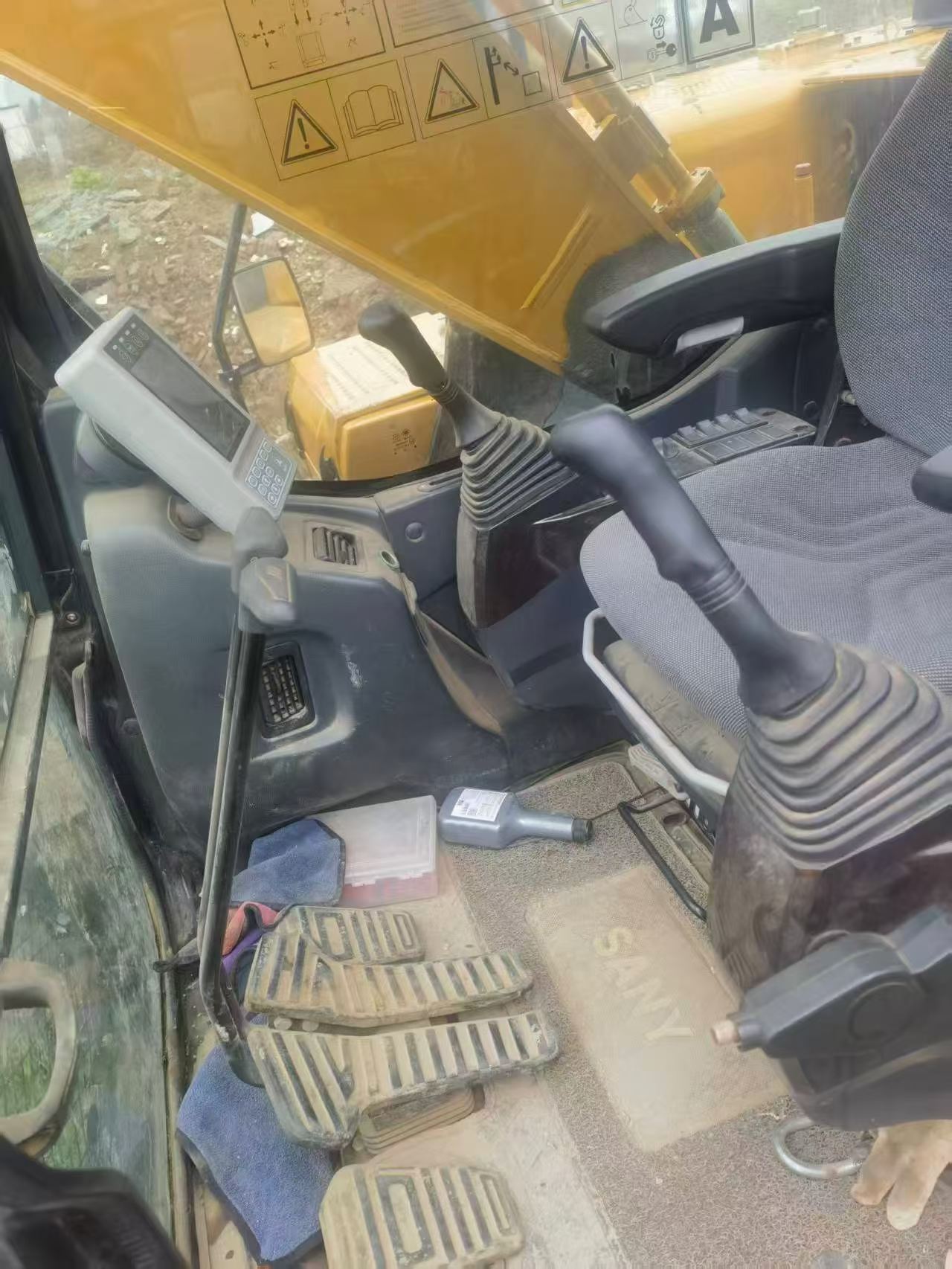 Buy Sany SY265C Used Excavator / 9