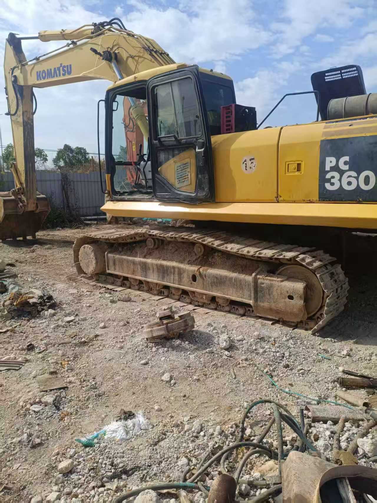 Buy Komatsu PC300-7 Used Excavator / 2