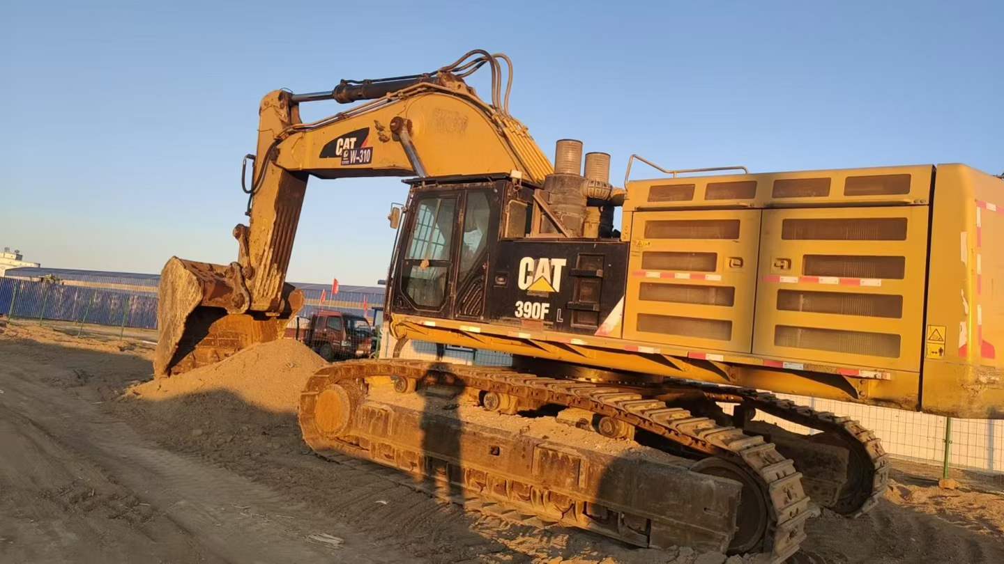 Buy Caterpillar 390DL Used Excavator / 2