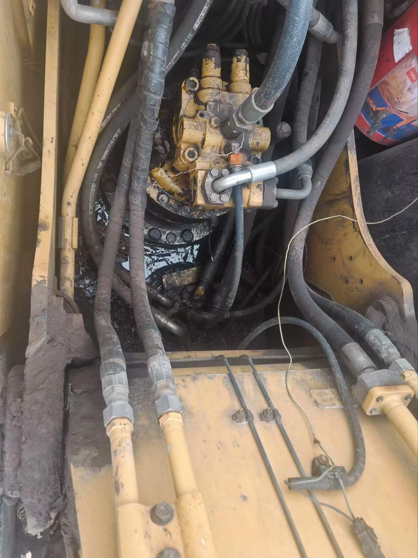 Buy Caterpillar 320A Used Excavator / 5