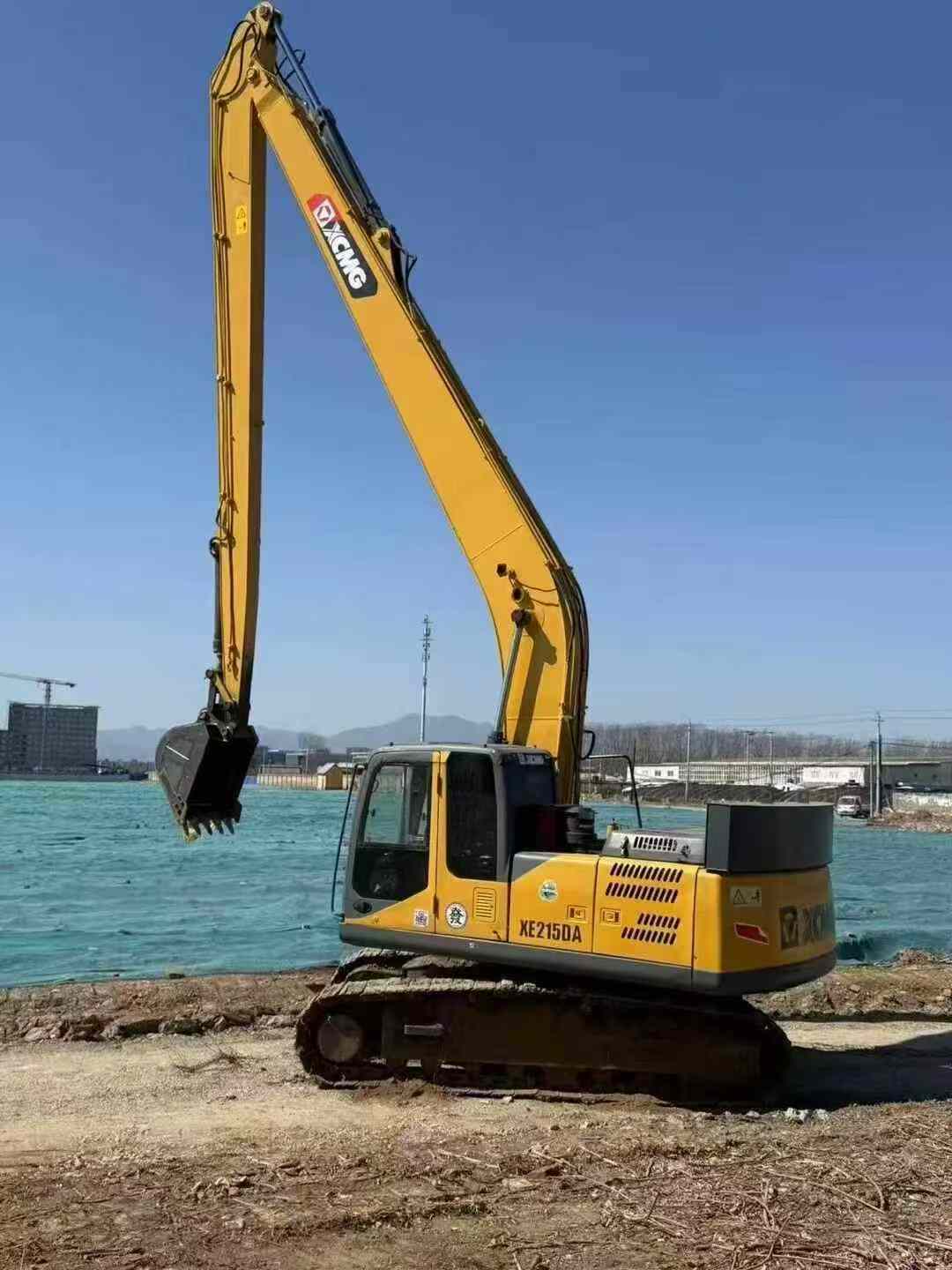 Buy XCMG XE215DA Used Excavator / 3