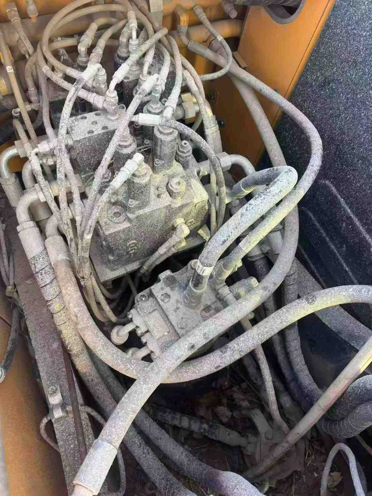 Buy Hyundai R130VS Used Excavator / 4