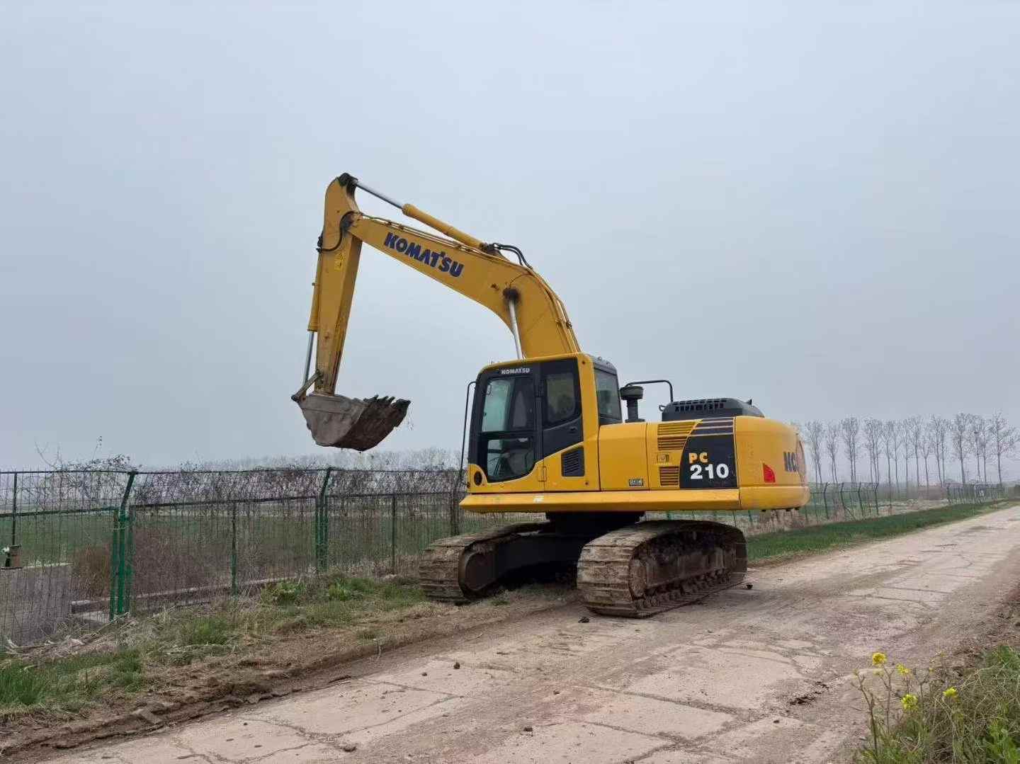 Buy Komatsu PC210 Used Excavator / 5