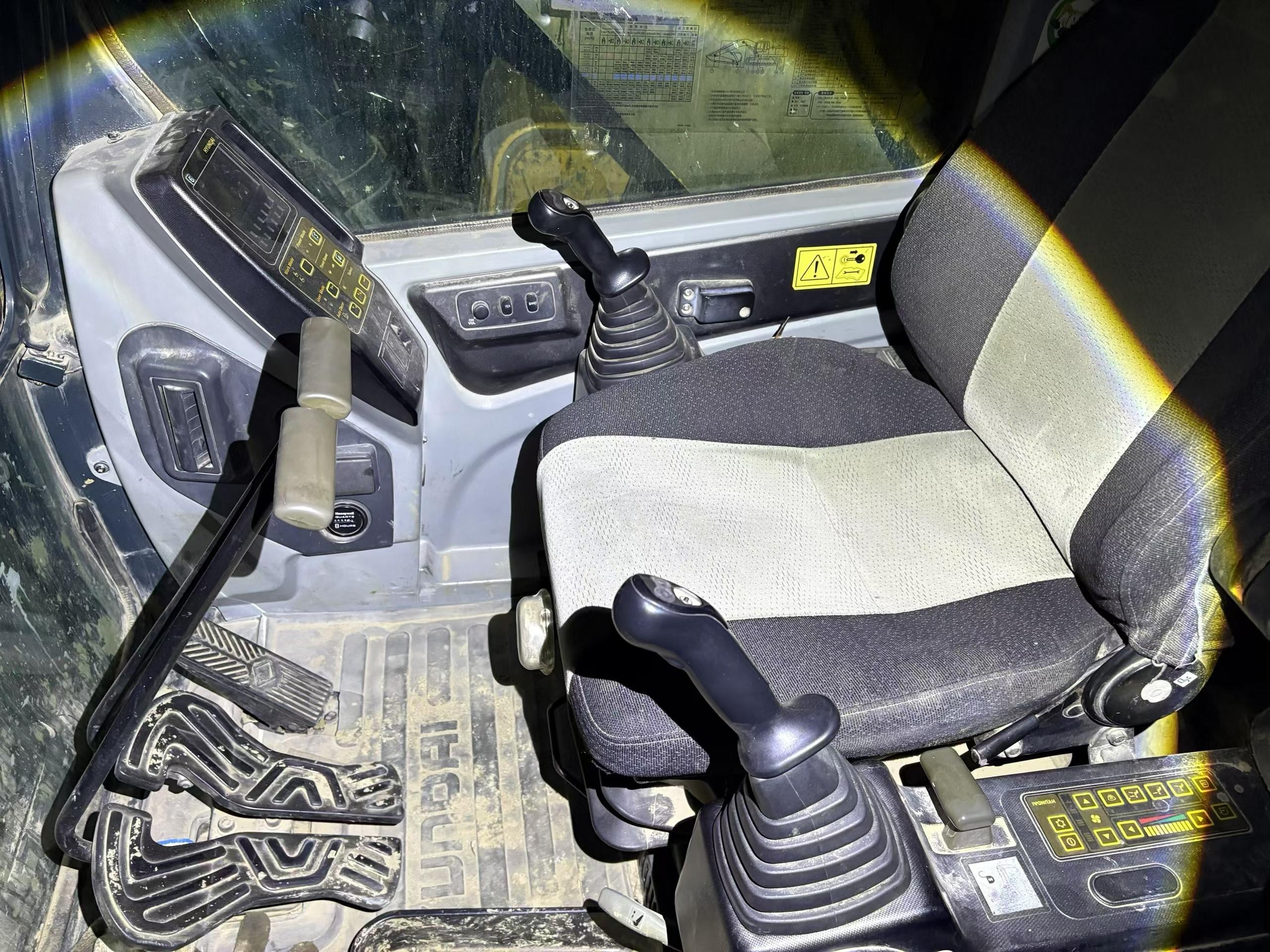 Buy Hyundai R215-7 Used Excavator / 8