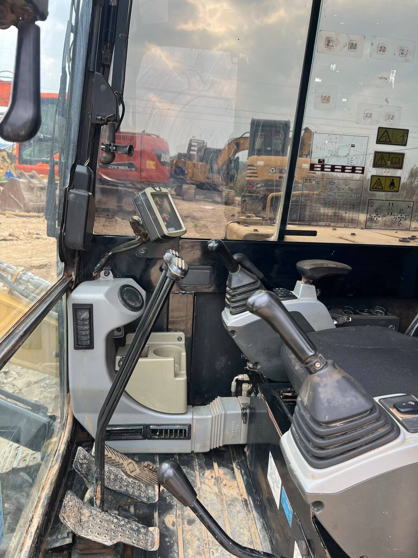 Buy Caterpillar 305.5 Used Excavator / 6