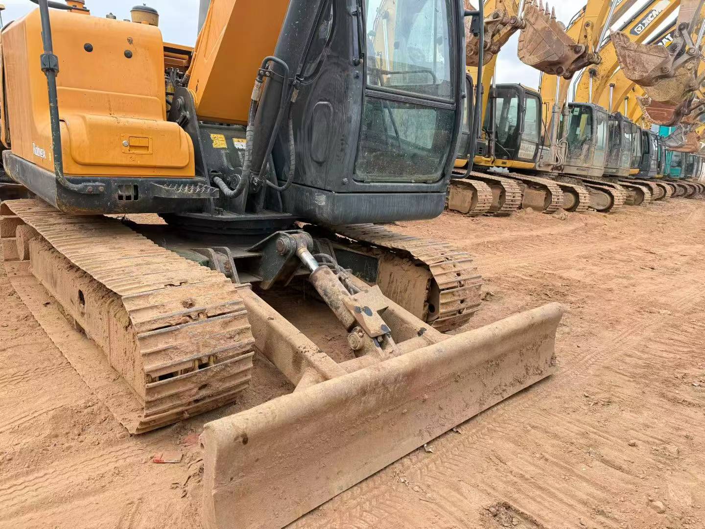 Buy Hyundai R75VS Used Excavator / 8